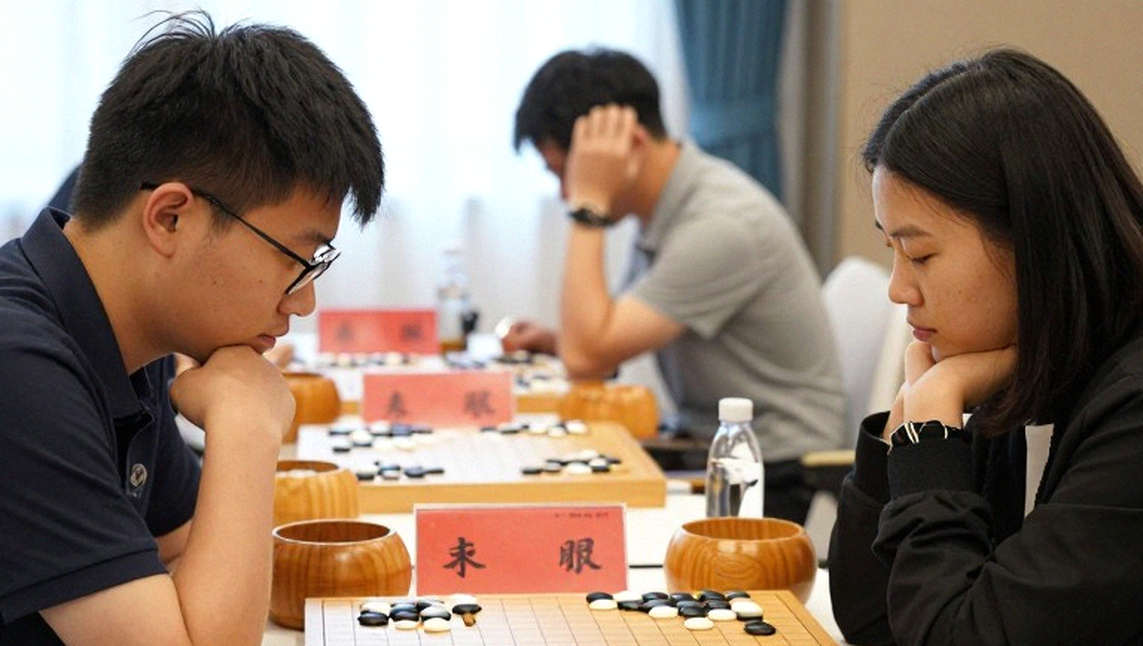 Woodward hạ Caruana và Elephant Gambit: khi bản tin US Championships bán một khóa khai cuộc