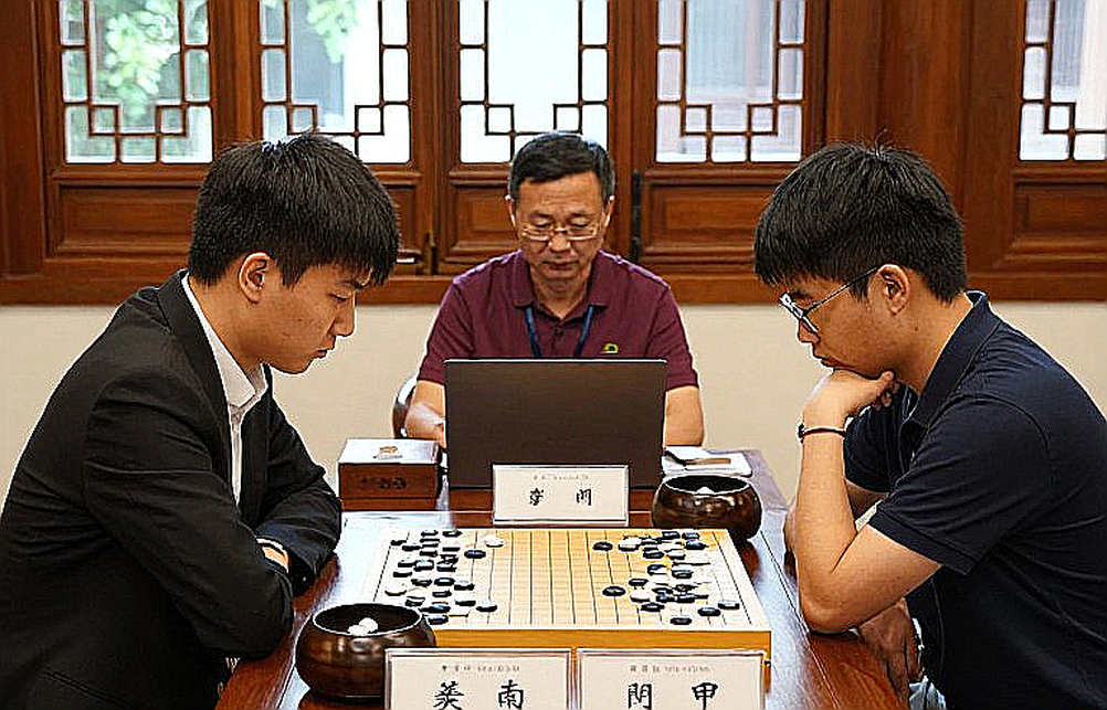 Chín chiều phân tích esports: Khi nhà phân tích buộc phải nói 'không đủ dữ liệu'