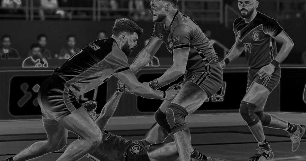 Bảng dữ liệu trống: ghi chép về lỗ hổng thông tin trong phân tích thể thao và esports hiện đại