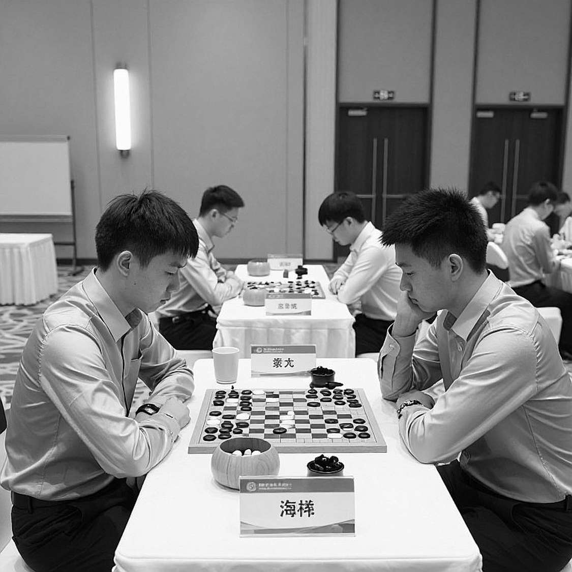 Gukesh Labelled 'Underdog' by Carlsen: The Paradox of the Youngest World Champion and the Psychology of the Chessboard