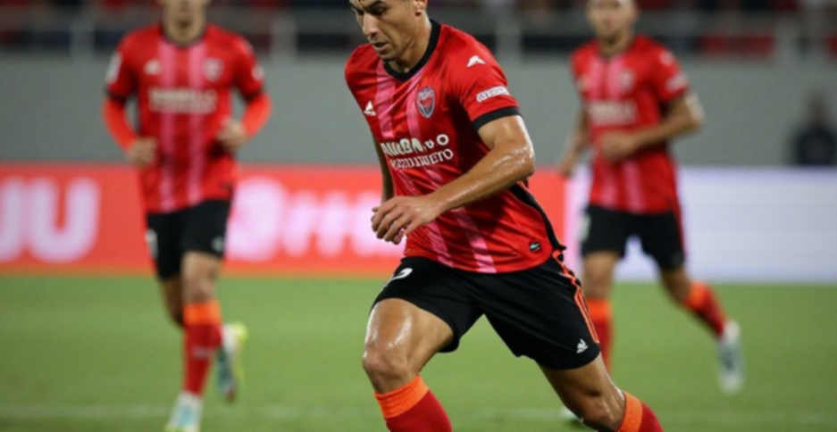 Vietnamese Football Between Two Seasons: The Quiet Transformation Pulsing from Domestic Pitches Vietnamese Football Between Two Seasons: The Quiet Transformation Pulsing from Domestic Pitches