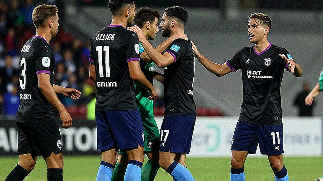 Một đêm ở Sinigaglia: Nico Paz, Manchester United và khoảng trống nguồn tin