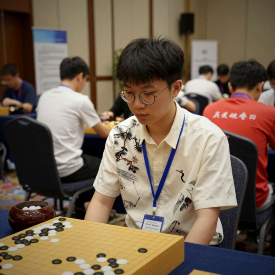 Salesforce và tương lai cờ vua: Vết nứt giữa tiêu đề và thân bài của ChessBase Magazine #225